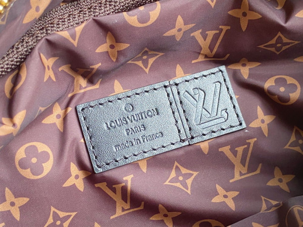 l0*is V*t0n maxi bumbag
