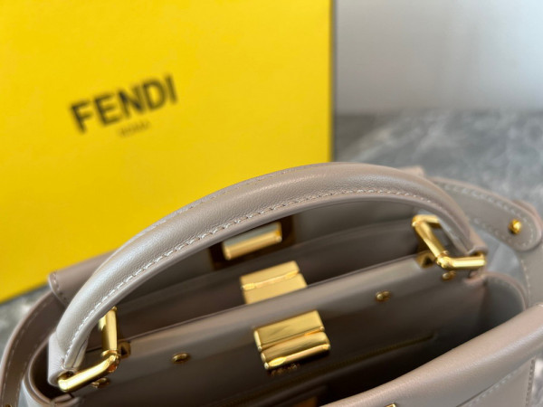 F**di peekaboo mini