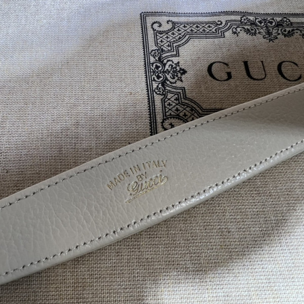 G*u*i aphrodite medium shoulder bag