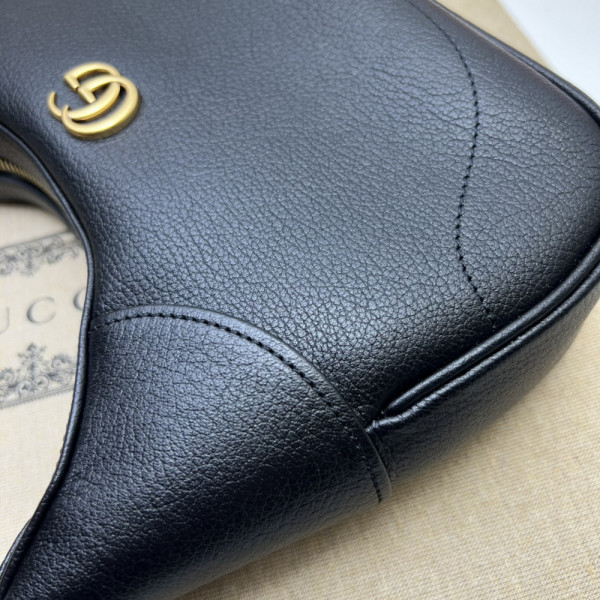 G*u*i aphrodite small shoulder bag