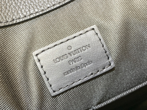 l0*is V*t0n  aerogram tote