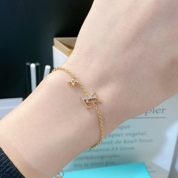 l0*is V*t0n bracelet