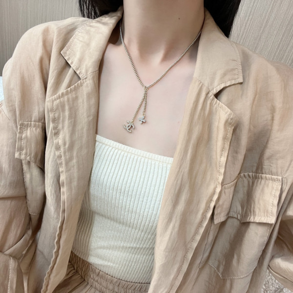 CL NECKLACE