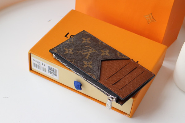 l0*is V*t0n coin card holder