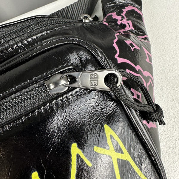 Ba*len*cia*ga everyday beltpack
