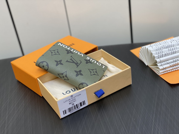 l0*is V*t0n pocket organizer