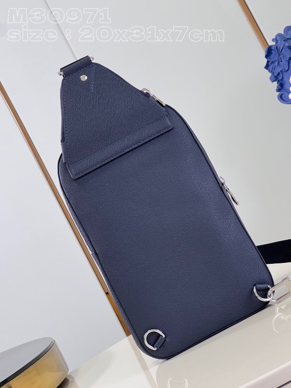 l0*is V*t0n avenue slingbag nm