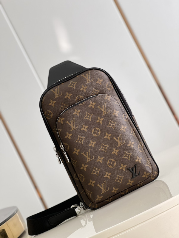l0*is V*t0n avenue slingbag nm