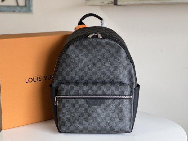 l0*is V*t0n discovery backpack pm