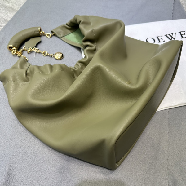 Lowee Small Squeeze bag in nappa lambskin-24*29*10.5cm
