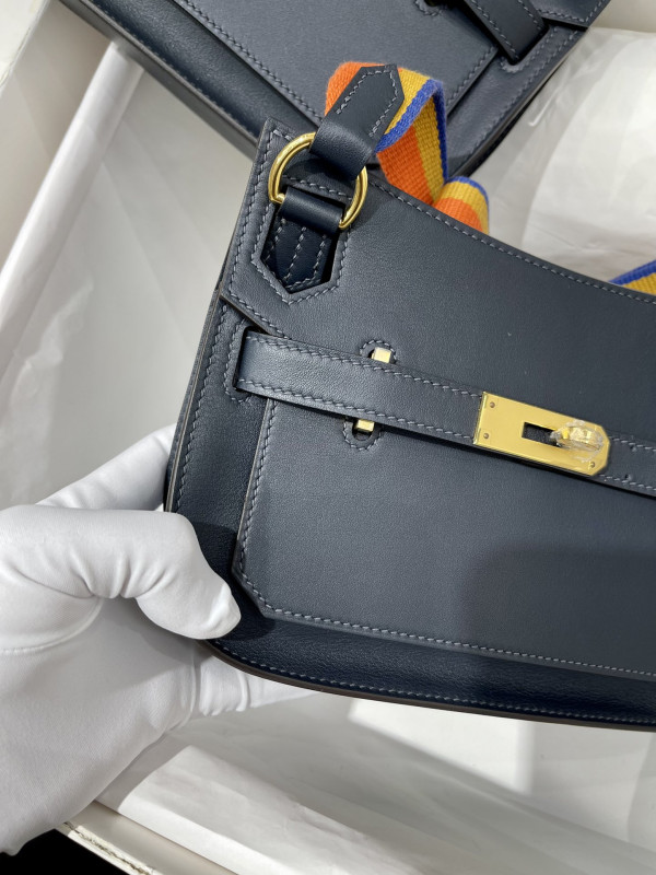 H**mes jypsiere mini bag in swift leather gris meyer