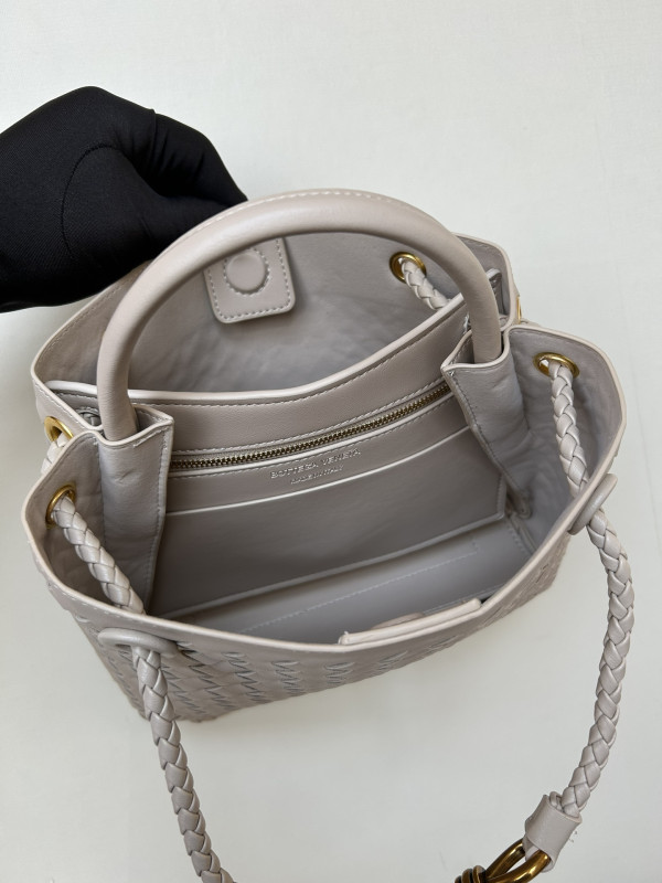bo*te*ga Ve*ne*ta small andiamo-25*22*10.5cm