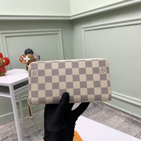 l0*is V*t0n zippy wallet