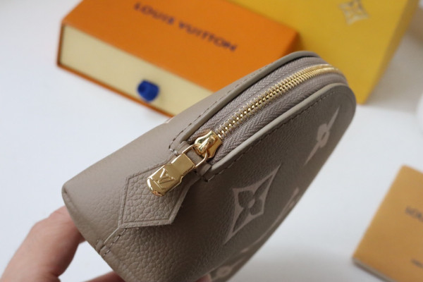 l0*is V*t0n cosmetic pouch pm-19*12*6cm