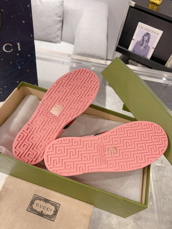 G*u*i sneaker