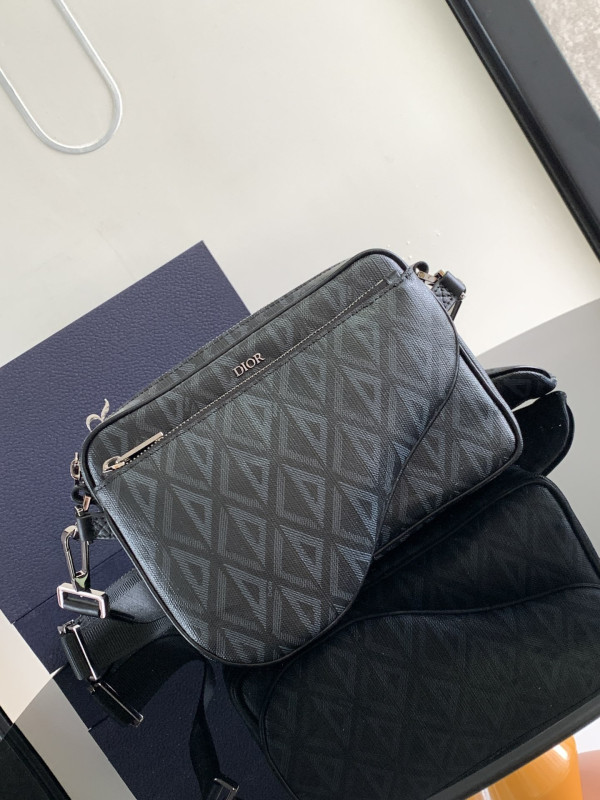 Diro Saddle Triple Pouch