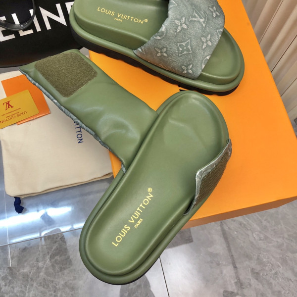 l0*is V*t0n pool pillow comfort mule