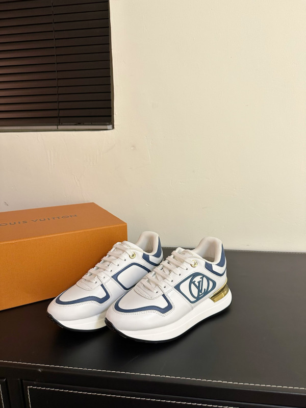 l0*is V*t0n sneakers
