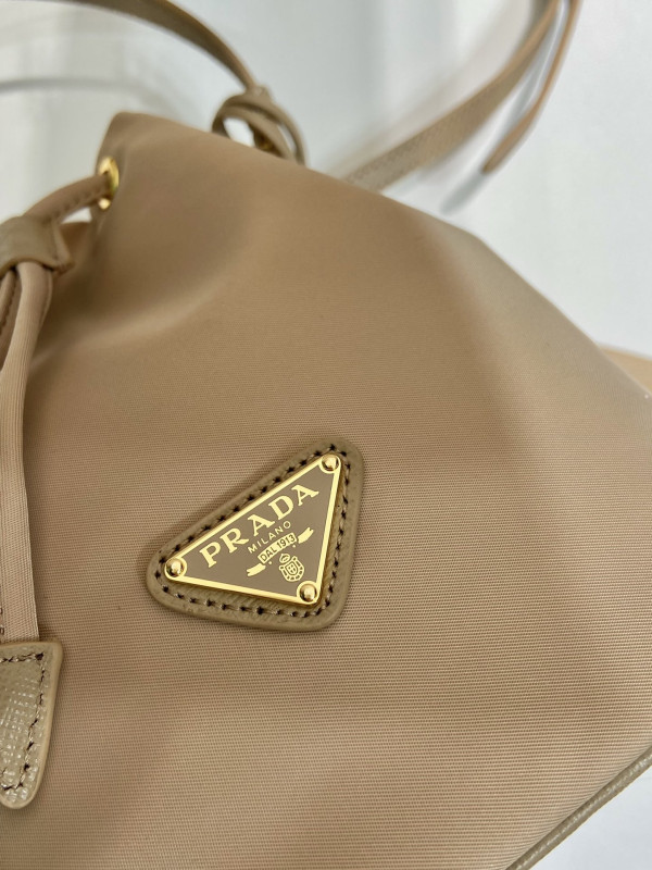 Pra*a bucket bag-15.5*19.5*10cm