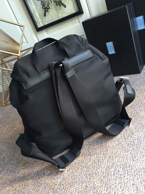 Pra*a backpack-31*32*15cm