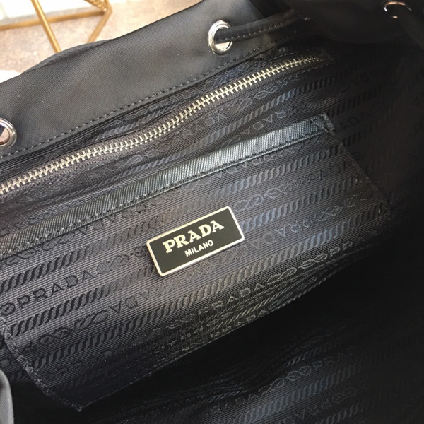 Pra*a backpack-31*32*15cm