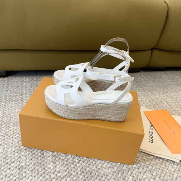 l0*is V*t0n heels sandals