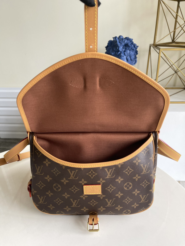 l0*is V*t0n saumur bag-28*11*20cm
