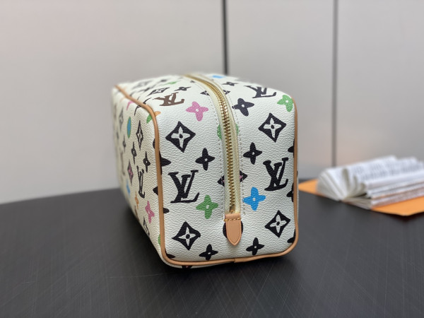 l0*is V*t0n locker dopp kit bag-23*13*12cm