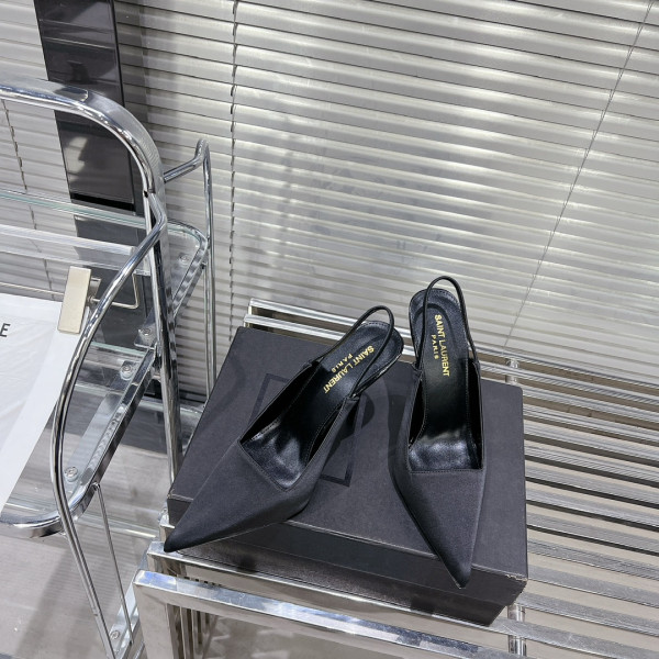 Sa**t Lau*nt heels