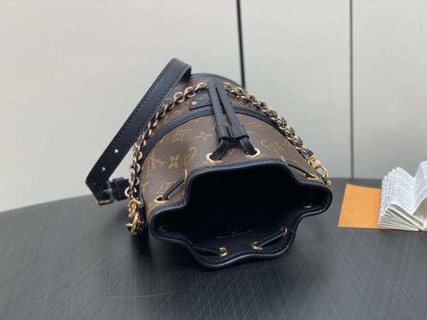 l0*is V*t0n new canoe bag-14*20.5*14cm