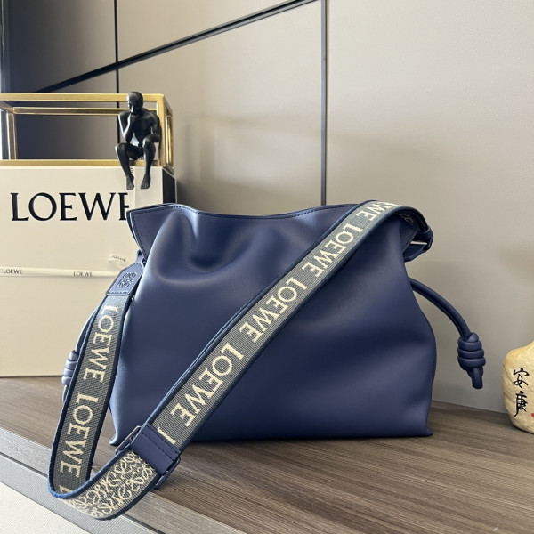 Lowee Flamenco clutch- 24.5*30*10.5cm
