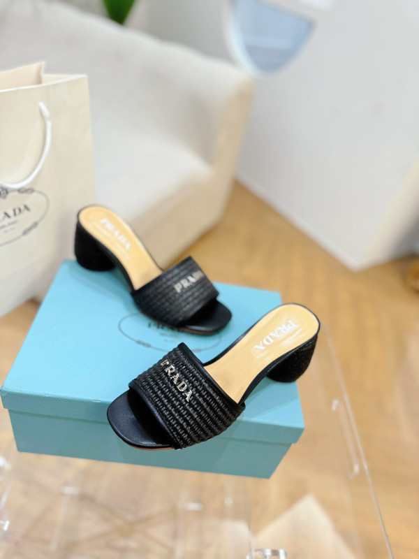 Pra*a sandals