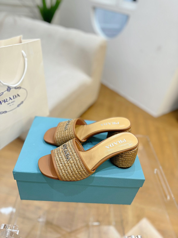 Pra*a sandals