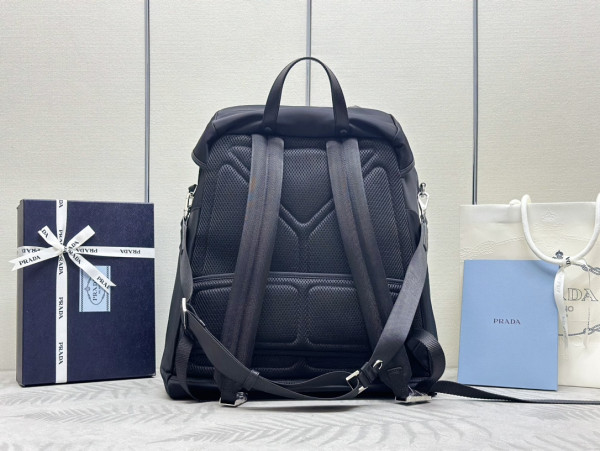Pra*a backpack-42*38*18cm