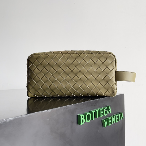 bo*te*ga Ve*ne*ta  intrecciato leather wallet-on-strap