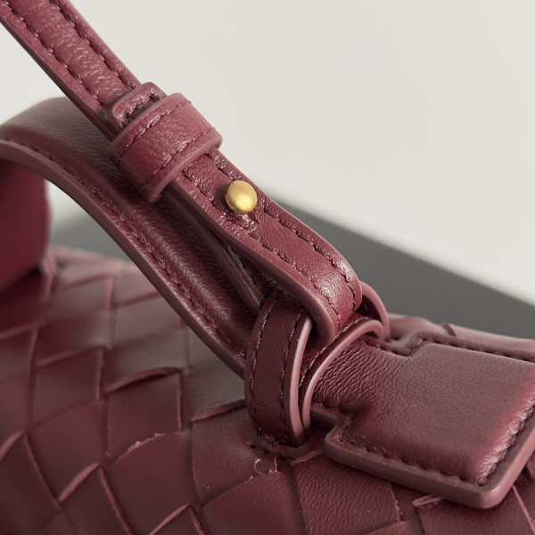 bo*te*ga Ve*ne*ta  vanity case crossbody bag