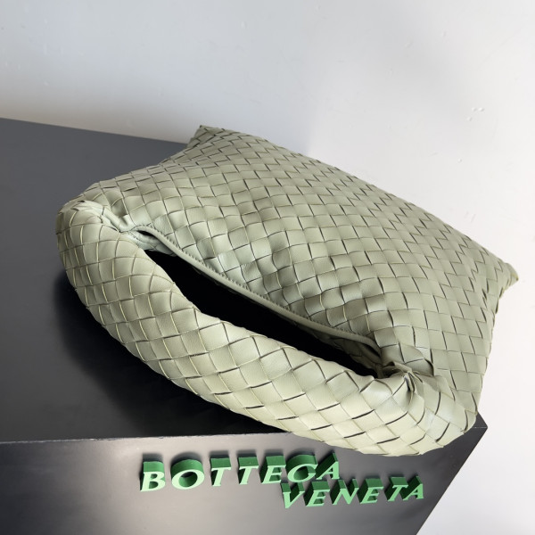 bo*te*ga Ve*ne*ta small hop