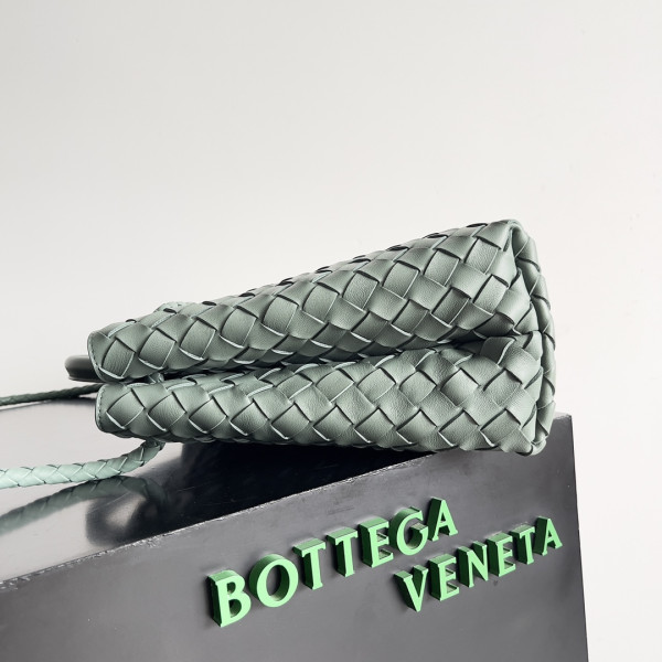 bo*te*ga Ve*ne*ta medium andiamo