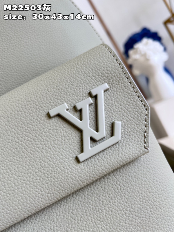 l0*is V*t0n takeoff backpack