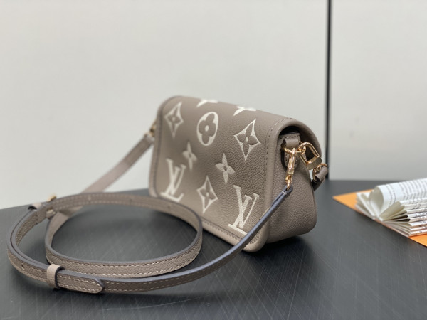 l0*is V*t0n nano diane-19*10.5*6 cm