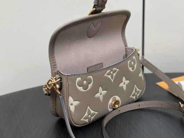 l0*is V*t0n nano diane-19*10.5*6 cm