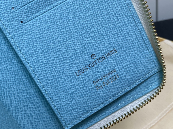 l0*is V*t0n zippy wallet-10*20*2 cm