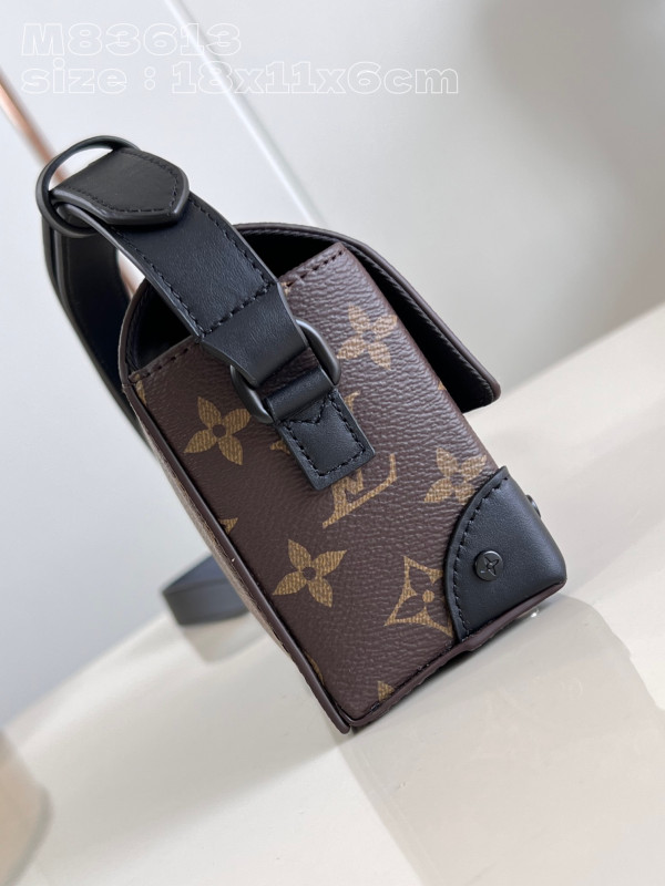 l0*is V*t0n steamer wearable wallet-18*11*6.5cm