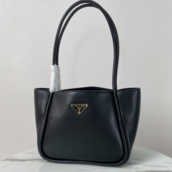 Pra*a medium leather handbag-25*18.5*12.5cm