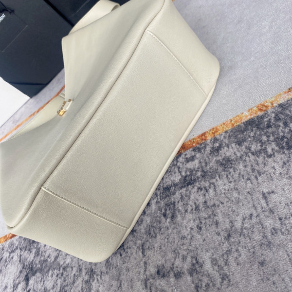 Y*L le 5 À 7 large soft hobo bag - 30x31x13cm