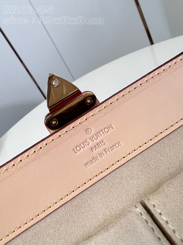 l0*is V*t0n jewelry case