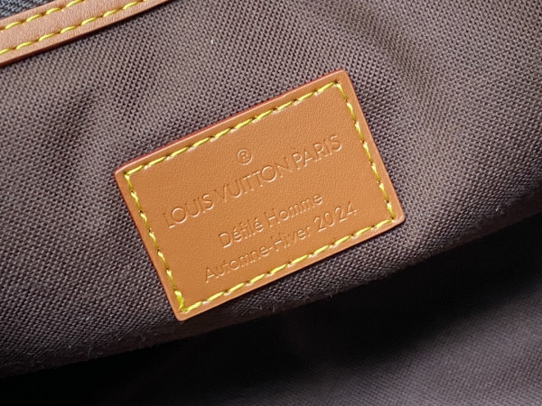 l0*is V*t0n keepall bandouliÈre 50
