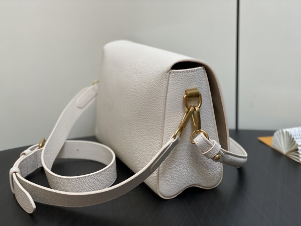 l0*is V*t0n soft twist-27*19*9cm