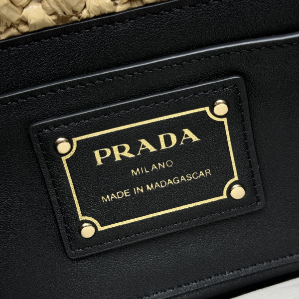 Pra*a crochet shoulder bag