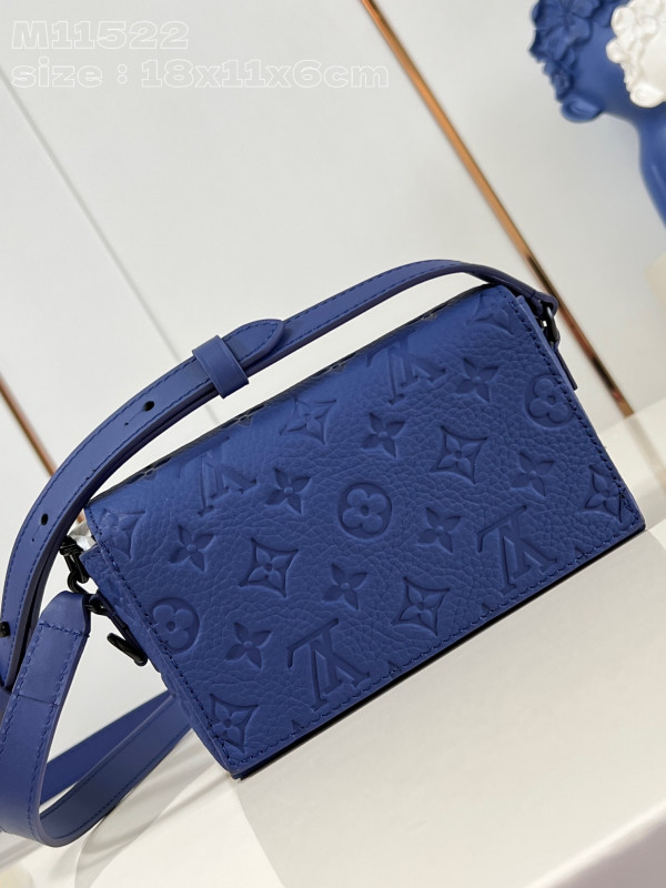 l0*is V*t0n steamer wearable wallet-18*11*6.5cm